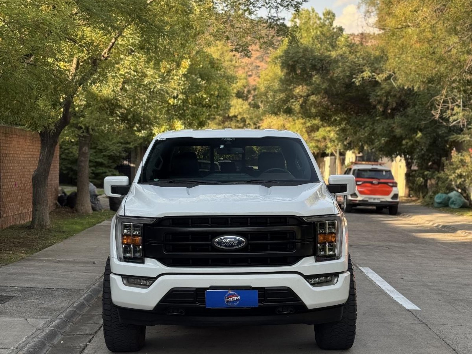 Ford F-150 LARIAT SPORT CC 4X4 5.0L ; ;• ; ;BLANCO OXFORD 2022 - Foto 3 de 10