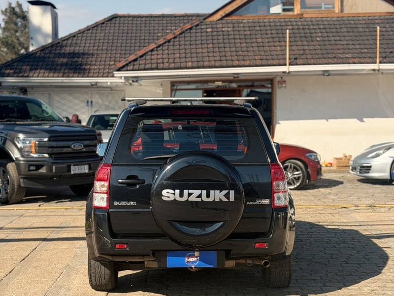 Suzuki GRAND NOMADE GLX 2.4 Patente 7 ; ;• ; ;NEGRO 2017 - Imagen 8 de 10