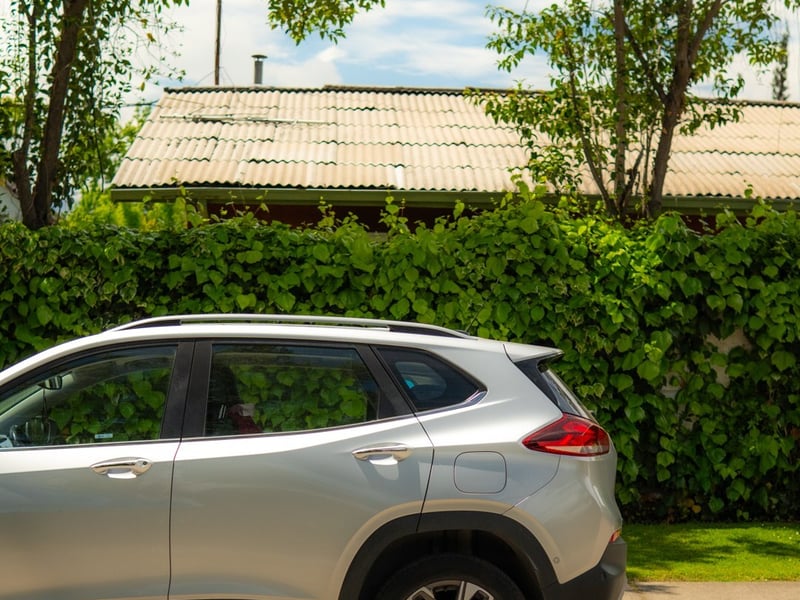 Chevrolet TRACKER 1.2T PREMIER ¡Recién Llegado! ; ;• ; ; ; ;• ; ;Patente 0 ; ;• ; ;GRIS 2022 - Imagen 9 de 10