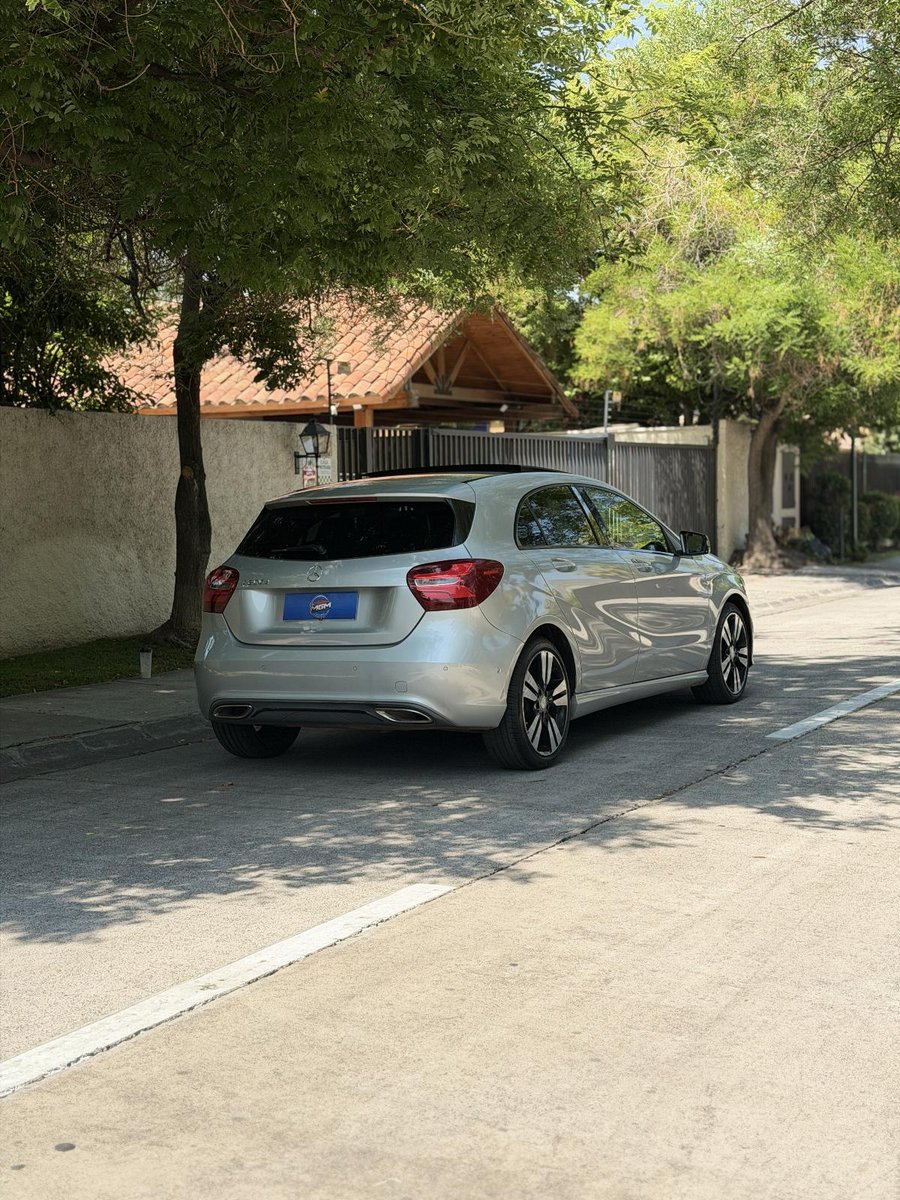 MERCEDES-BENZ A200 D 2017 - Imagen 6 de 10