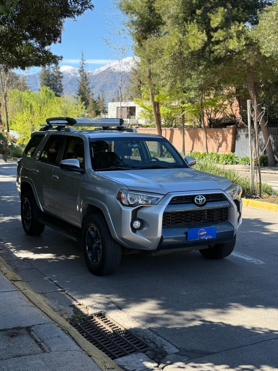 TOYOTA 4 RUNNER SR5 4WD 2018 - Imagen 9 de 10