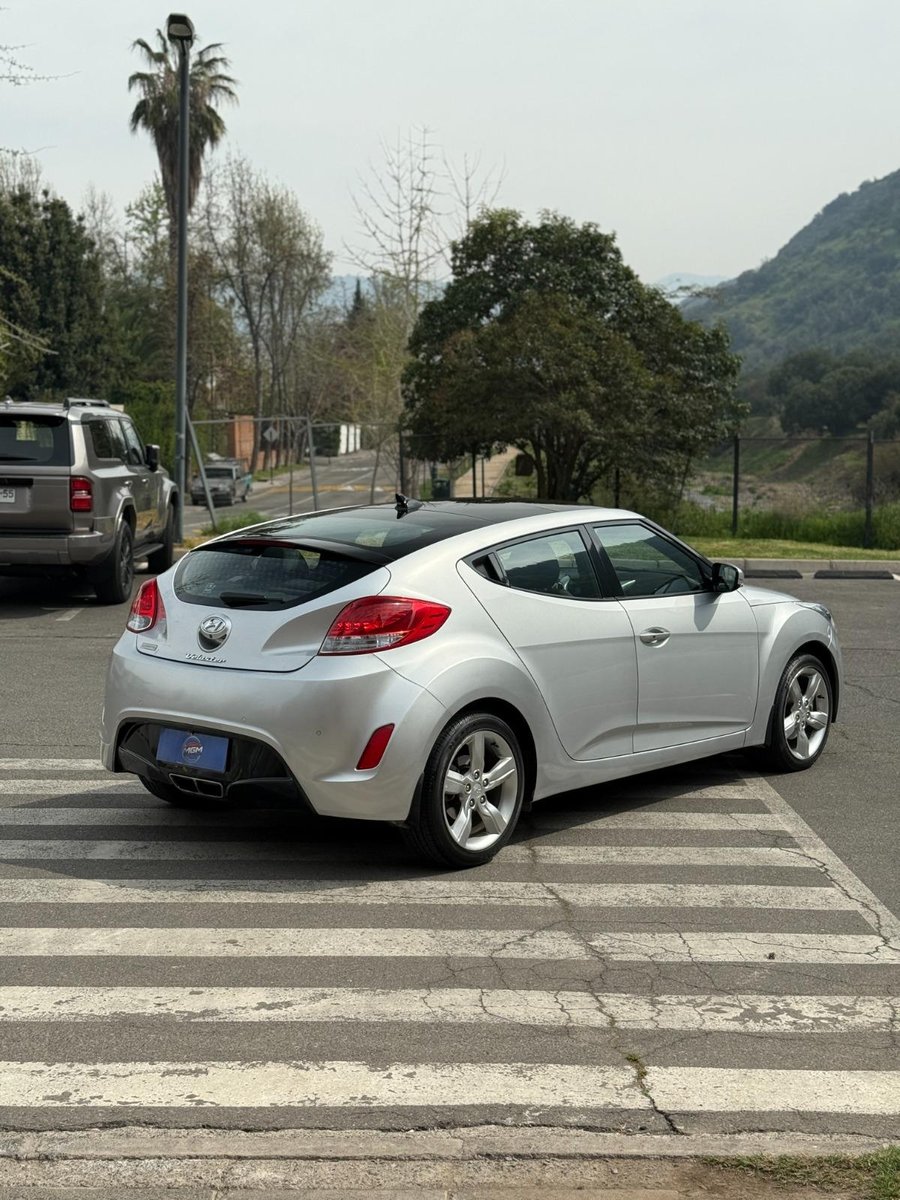 HYUNDAI VELOSTER 1.6 GLS Full Auto 2014 - Imagen 5 de 10