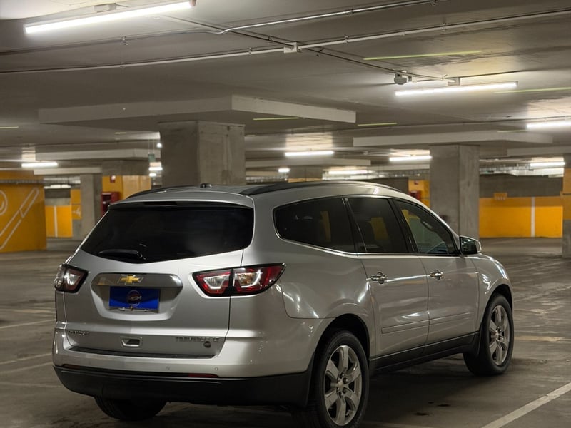 Chevrolet TRAVERSE LT AWD ; ;• ; ;Patente 0 ; ;• ; ;GRIS 2016 - Imagen 6 de 9