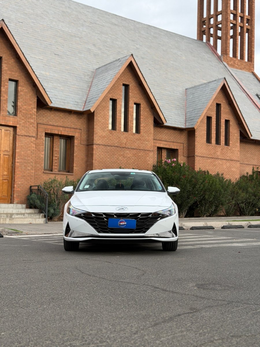 HYUNDAI ELANTRA Premium 2022 - Imagen 4 de 10