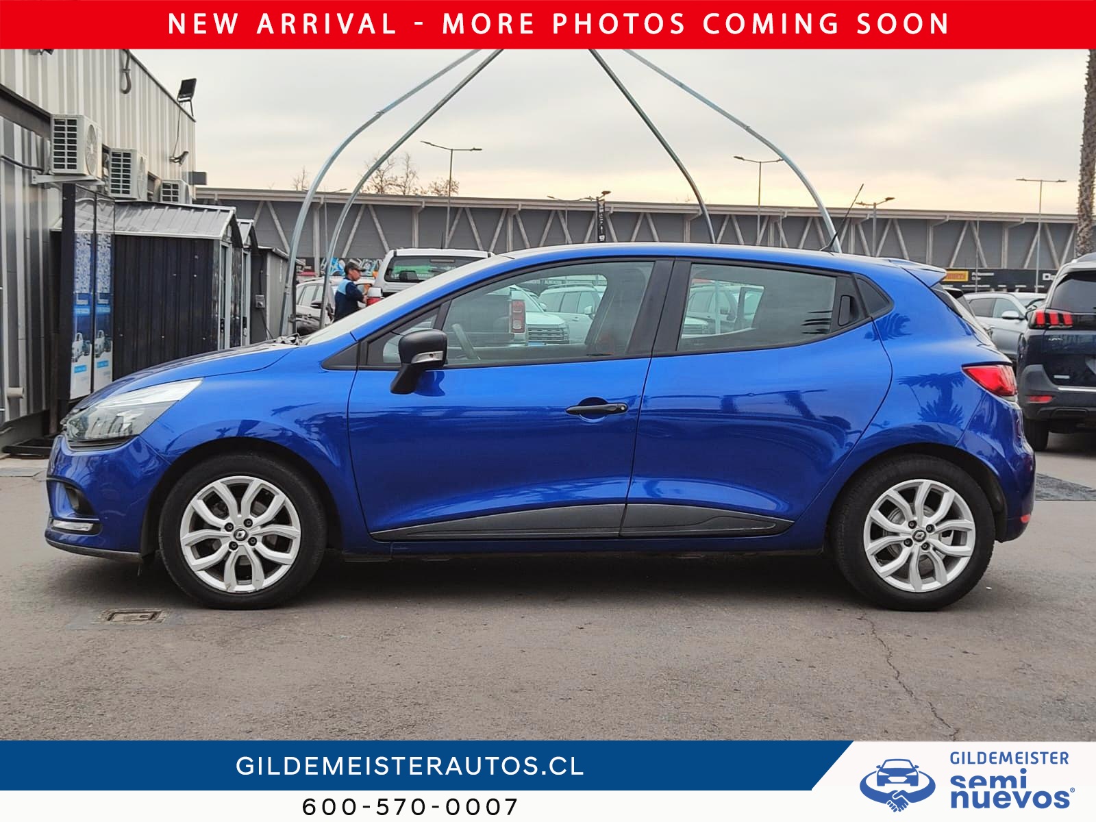 Renault CLIO 2021 - Foto 2 de 12