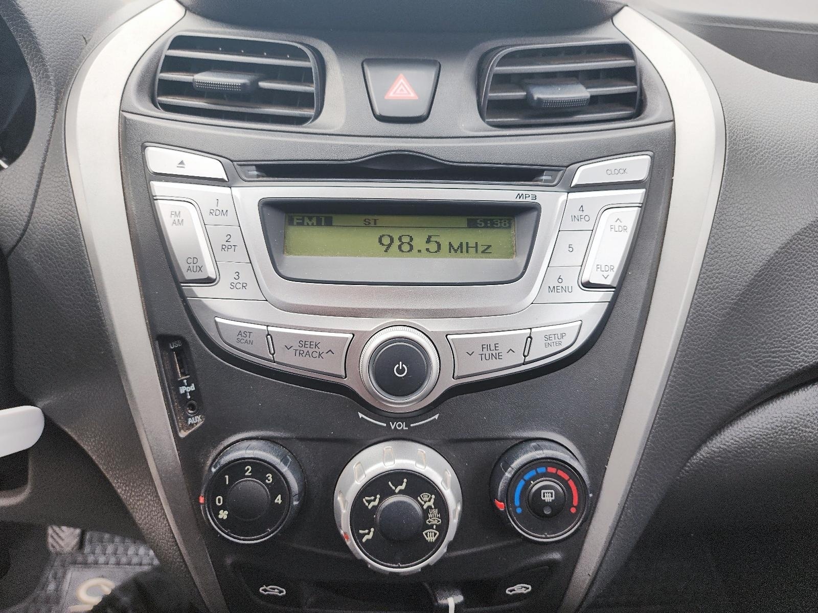 Hyundai EON 2013 - Imagen 11 de 12