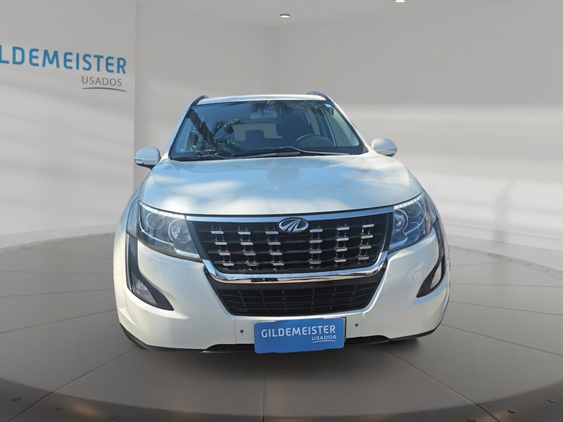 Mahindra XUV500 2020 - Imagen 6 de 12