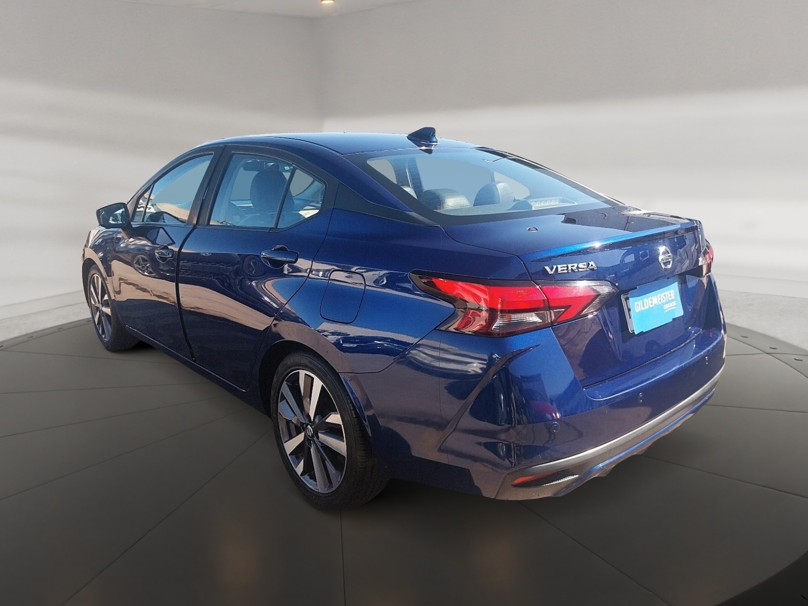 Nissan VERSA 2021 - Imagen 3 de 12