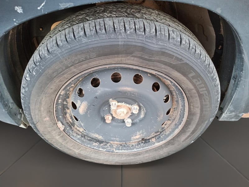 Mahindra KUV100 2020 - Imagen 6 de 10