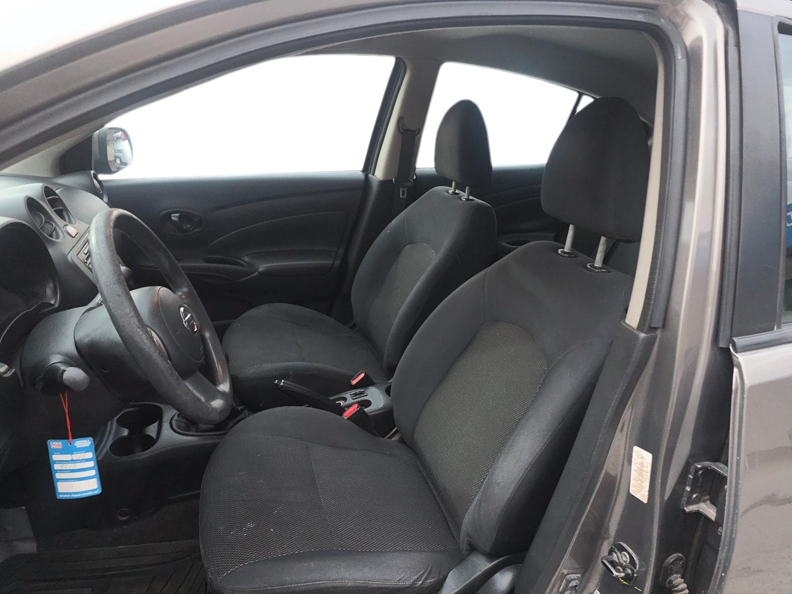 Nissan VERSA 2013 - Imagen 8 de 12