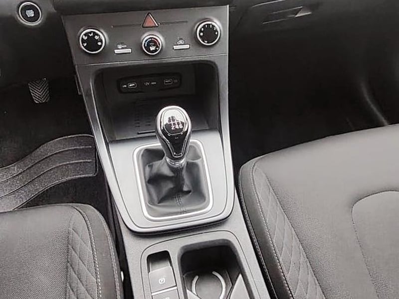 Hyundai CRETA SU2ID 1.5 MT PLUS 2024 - Imagen 12 de 12