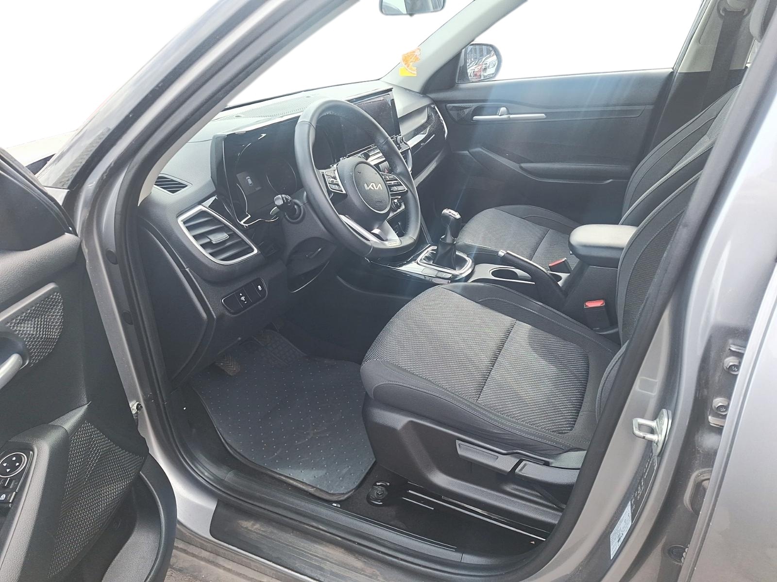 Kia SELTOS 2023 - Imagen 10 de 12