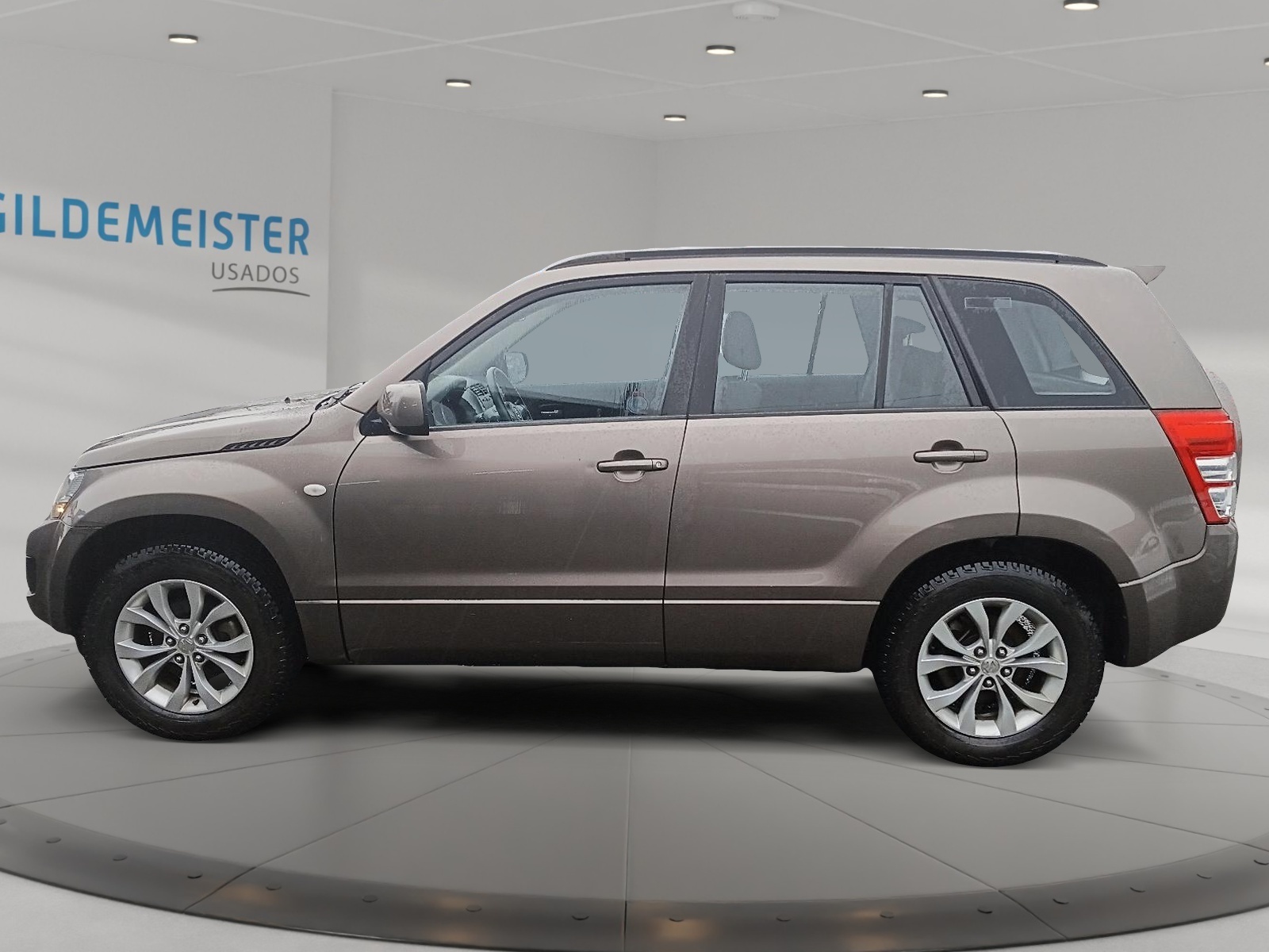 SUZUKI GRAND NOMADE 2018 - Foto 4 de 11