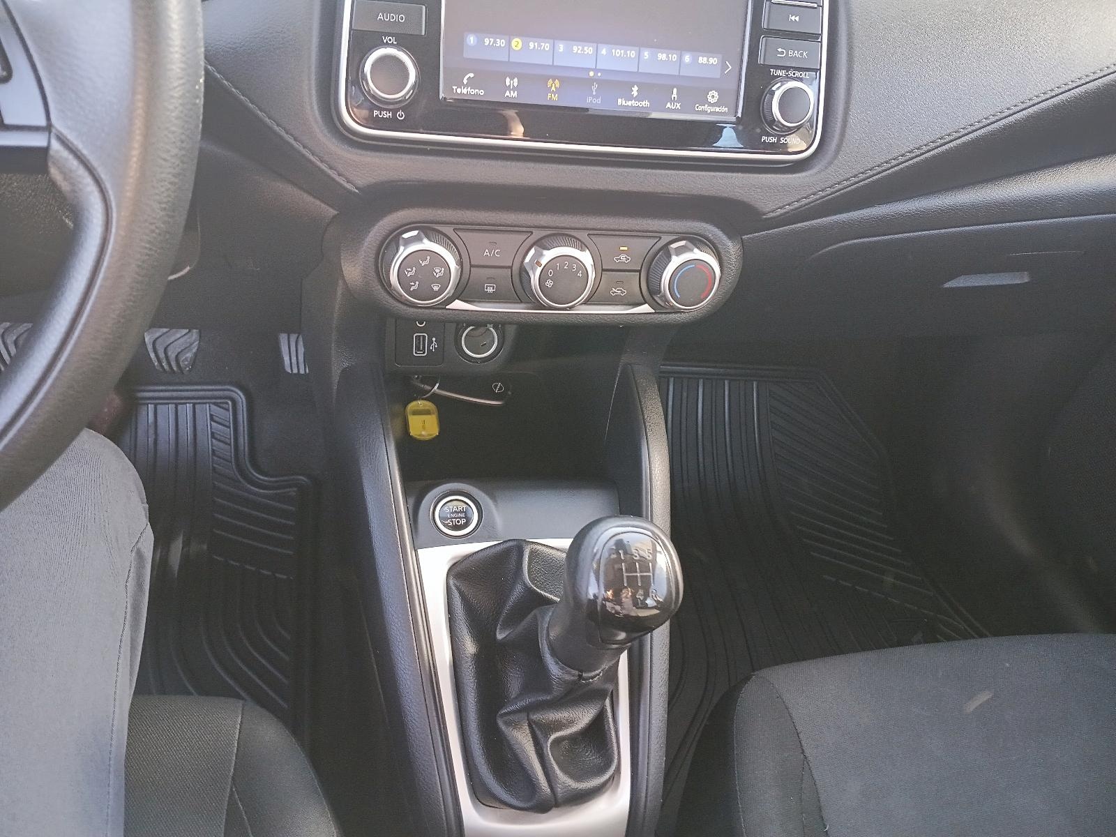 Nissan VERSA 2024 - Imagen 10 de 12