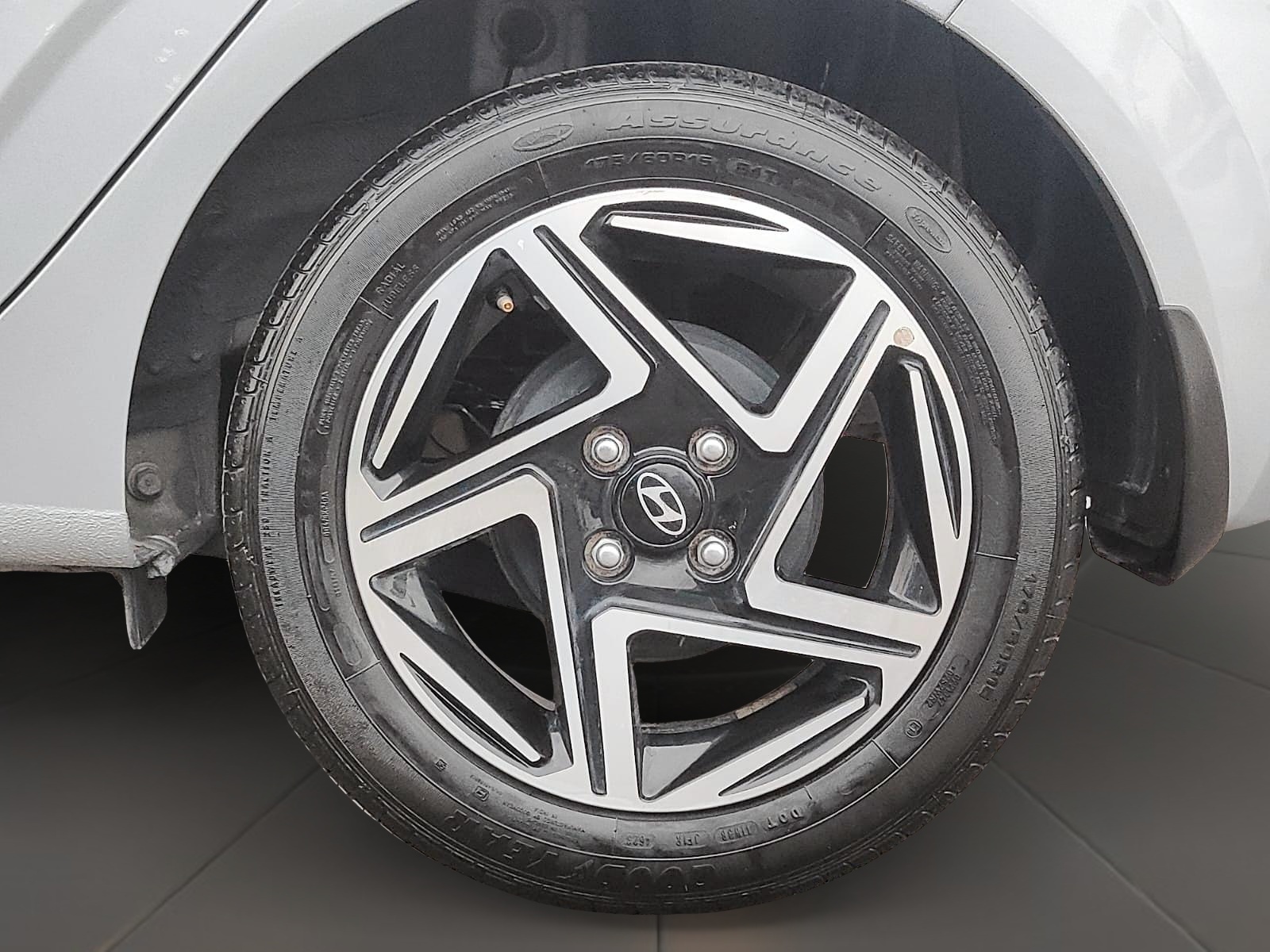 HYUNDAI GRAND I-10 2024 - Imagen 8 de 12