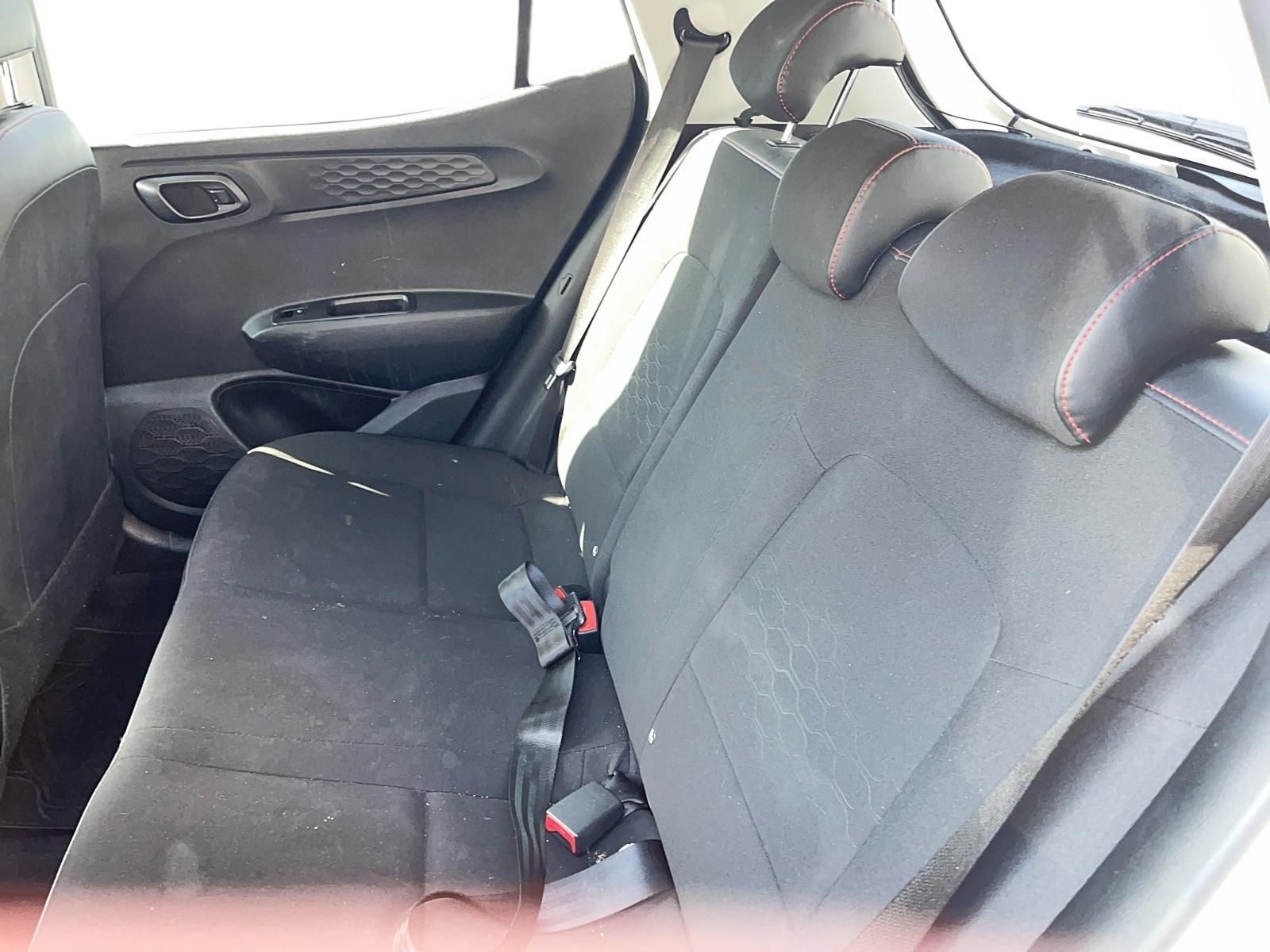 HYUNDAI GRAND I-10 2024 - Imagen 9 de 12