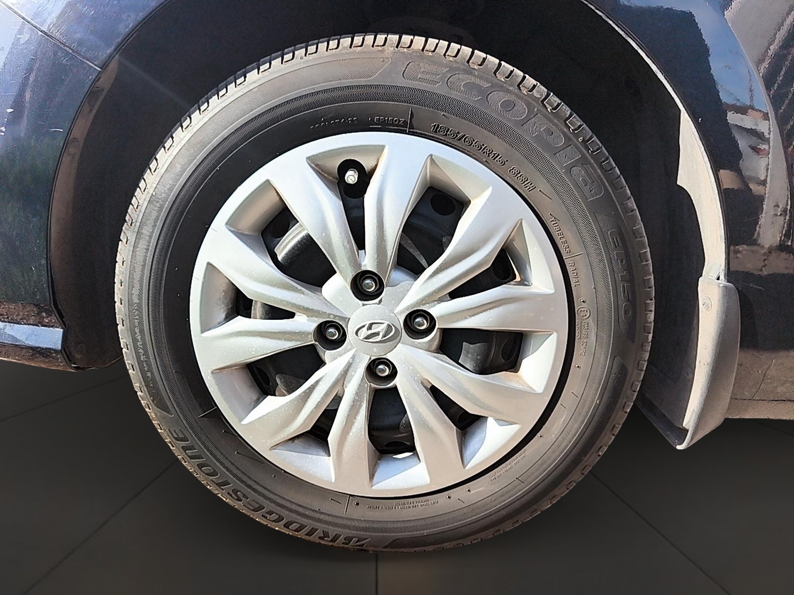 HYUNDAI ACCENT 2022 - Foto 4 de 11