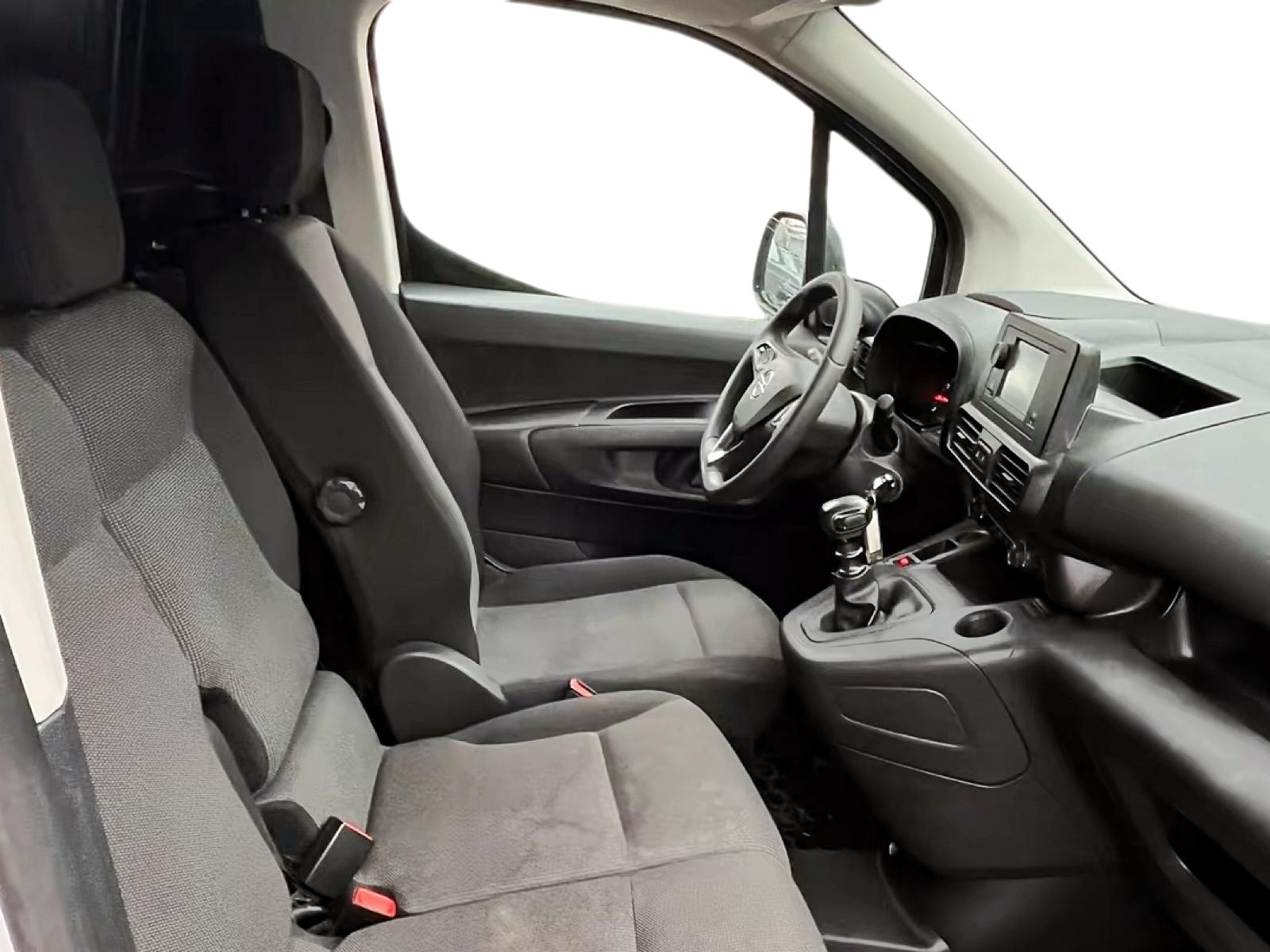 Opel COMBO 2024 - Imagen 9 de 12