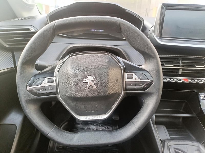 Peugeot 208 2023 - Imagen 9 de 12