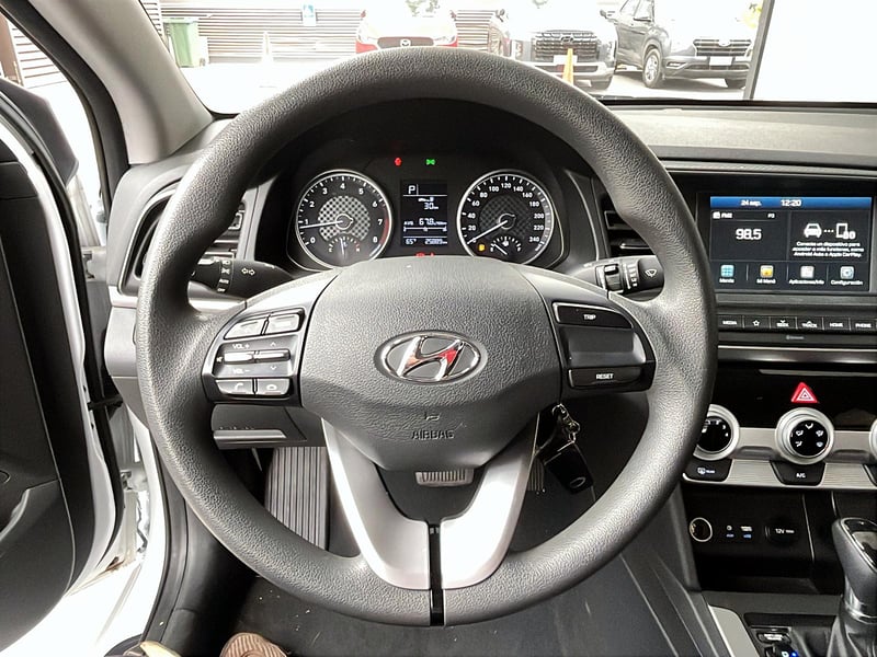 Hyundai ELANTRA 2021 - Imagen 10 de 12