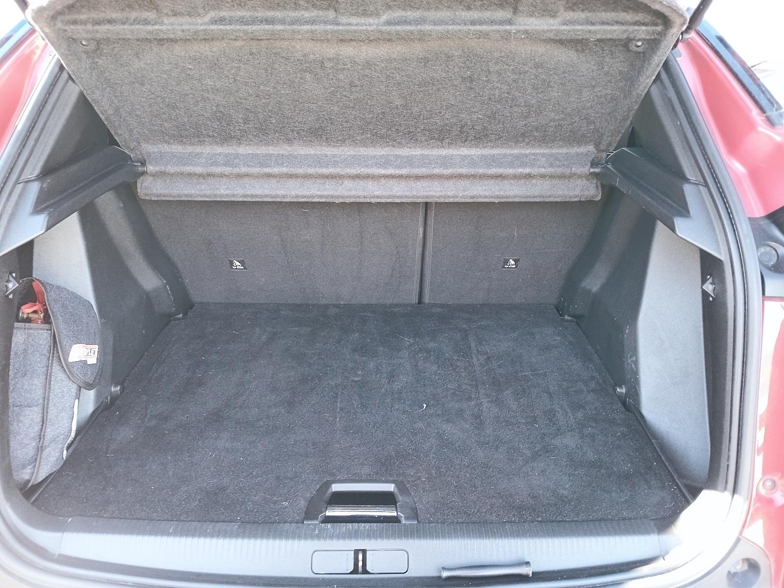 PEUGEOT 2008 2023 - Imagen 7 de 12