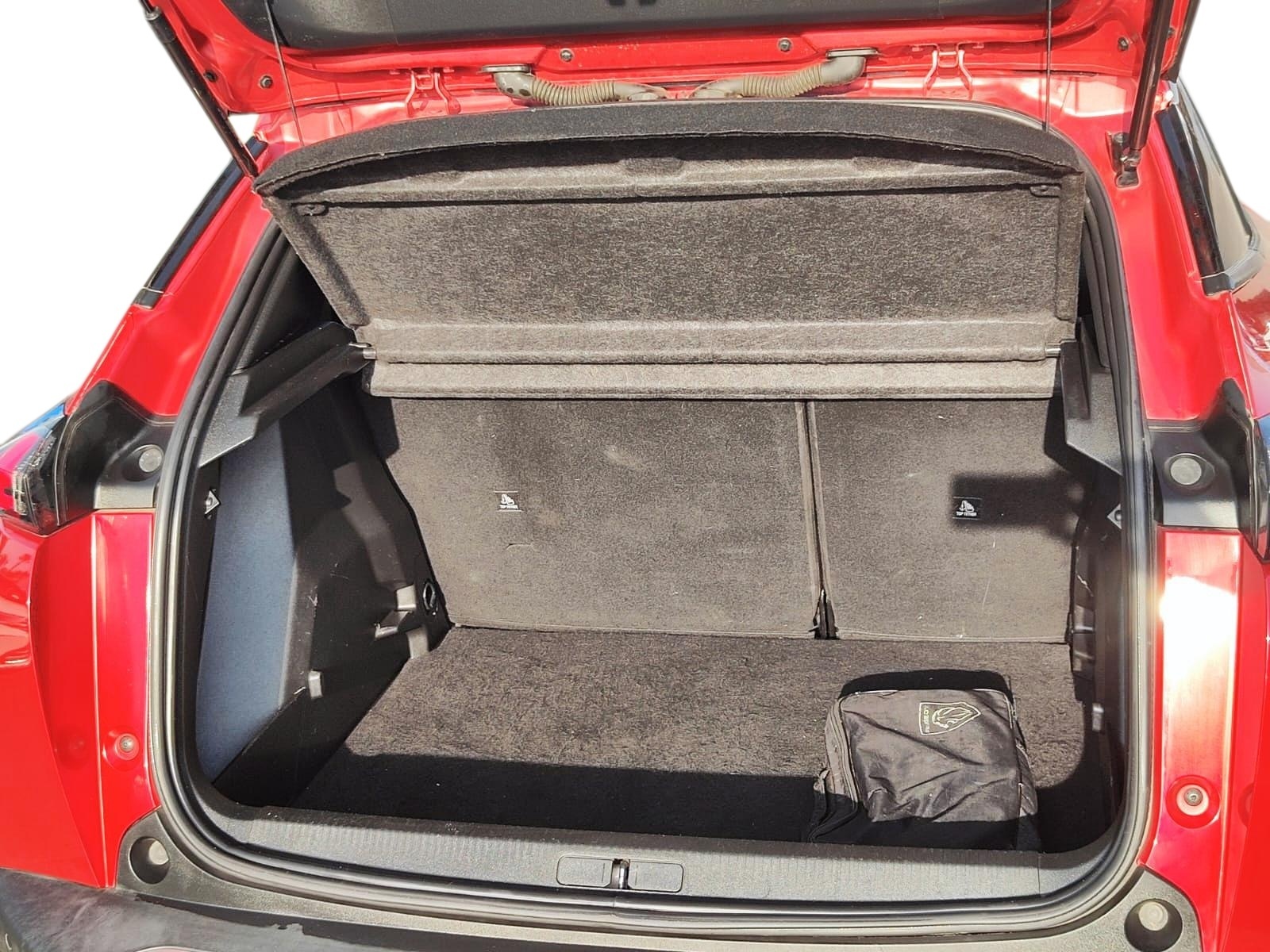 Peugeot 2008 P2 2023 - Imagen 9 de 12
