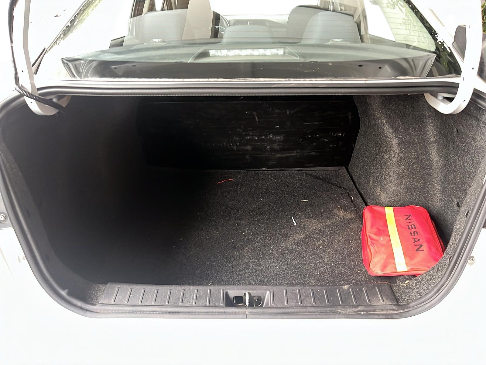 Nissan VERSA 2024 - Imagen 8 de 12