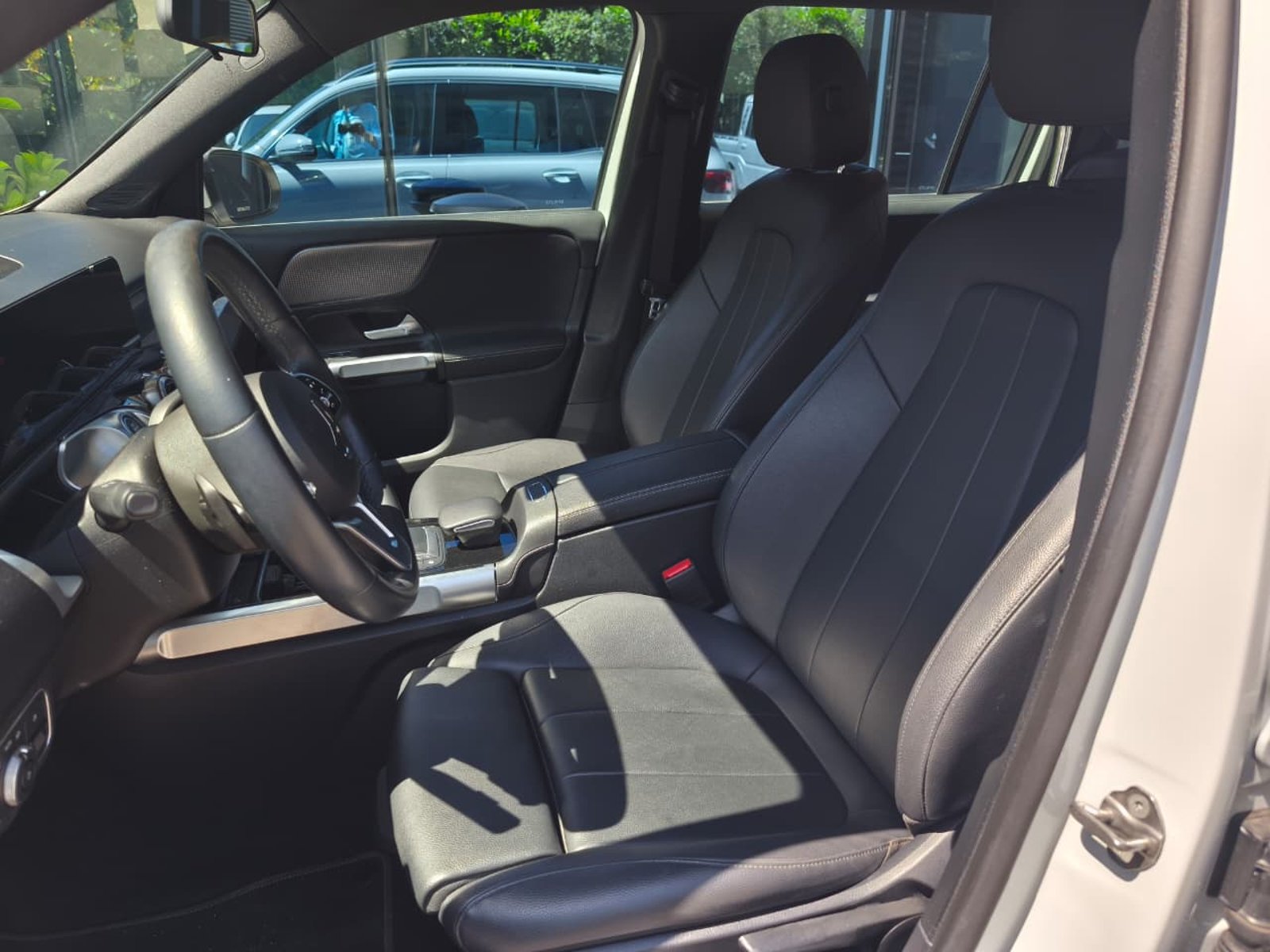 MERCEDES BENZ GLB 2023 - Imagen 10 de 12