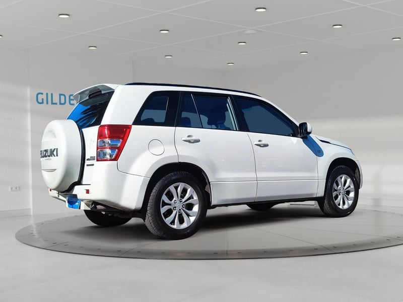 Suzuki GRAND NOMADE 2018 - Imagen 4 de 12