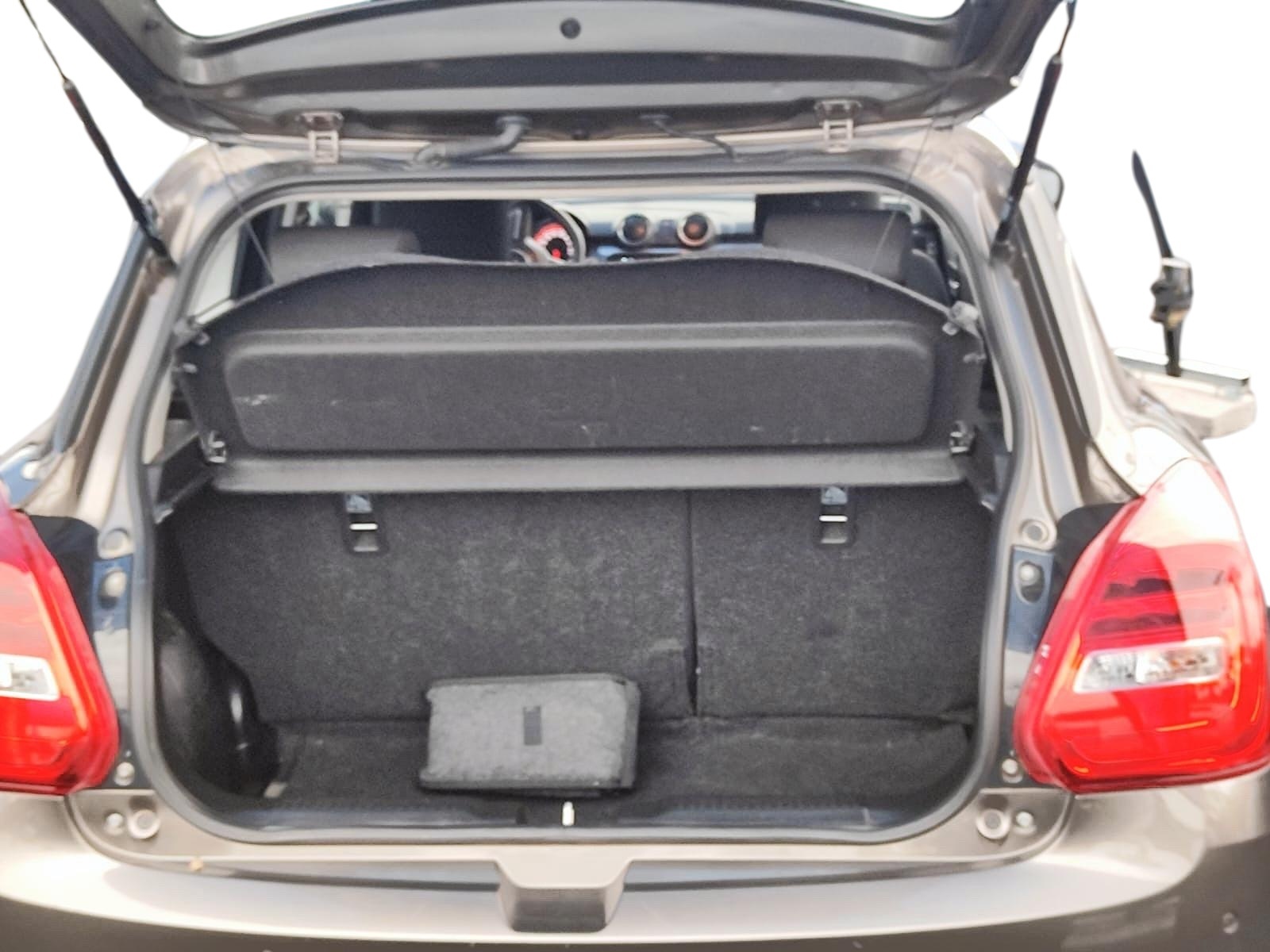 SUZUKI SWIFT 2025 - Imagen 11 de 12