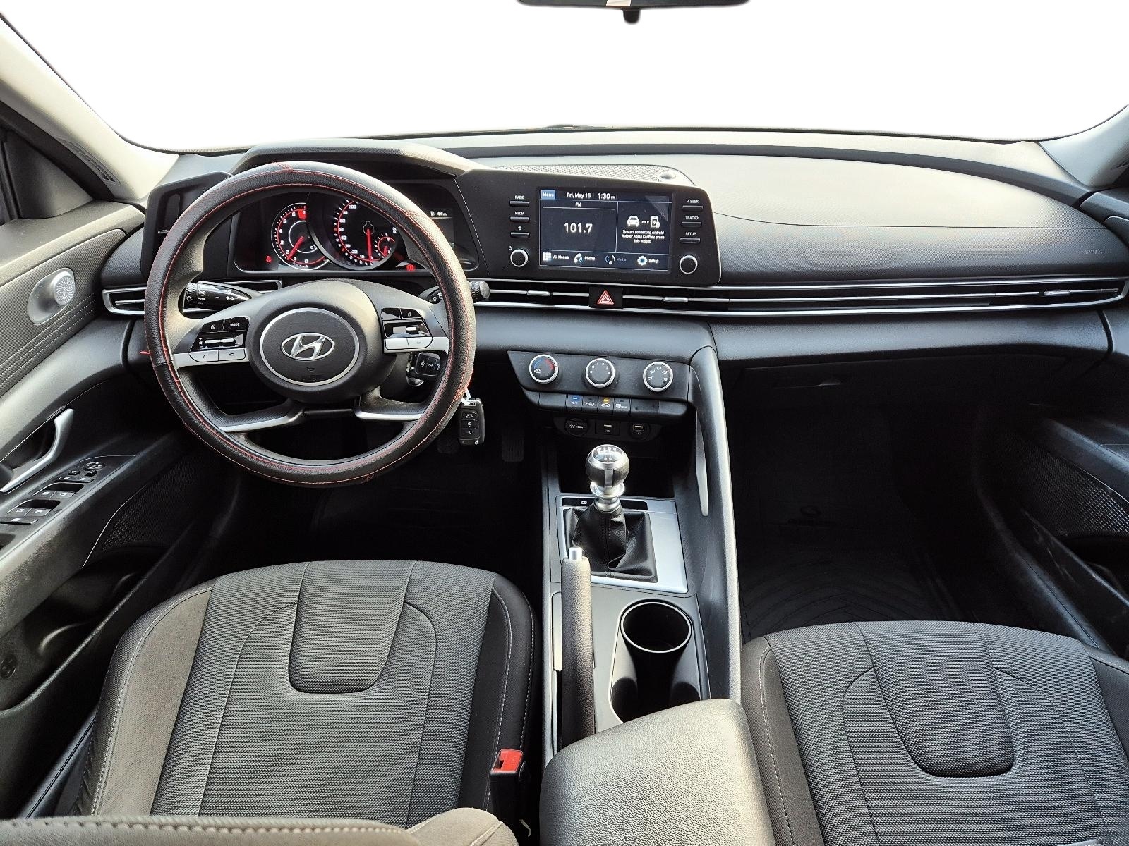 HYUNDAI ELANTRA 2022 - Imagen 7 de 12