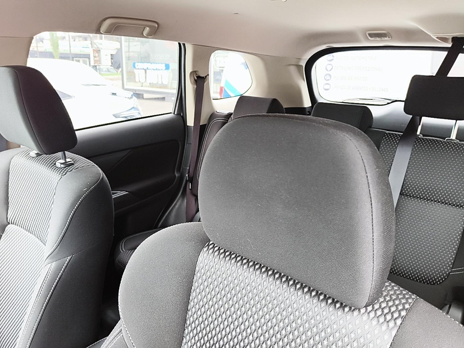 Mitsubishi OUTLANDER 2019 - Imagen 11 de 11