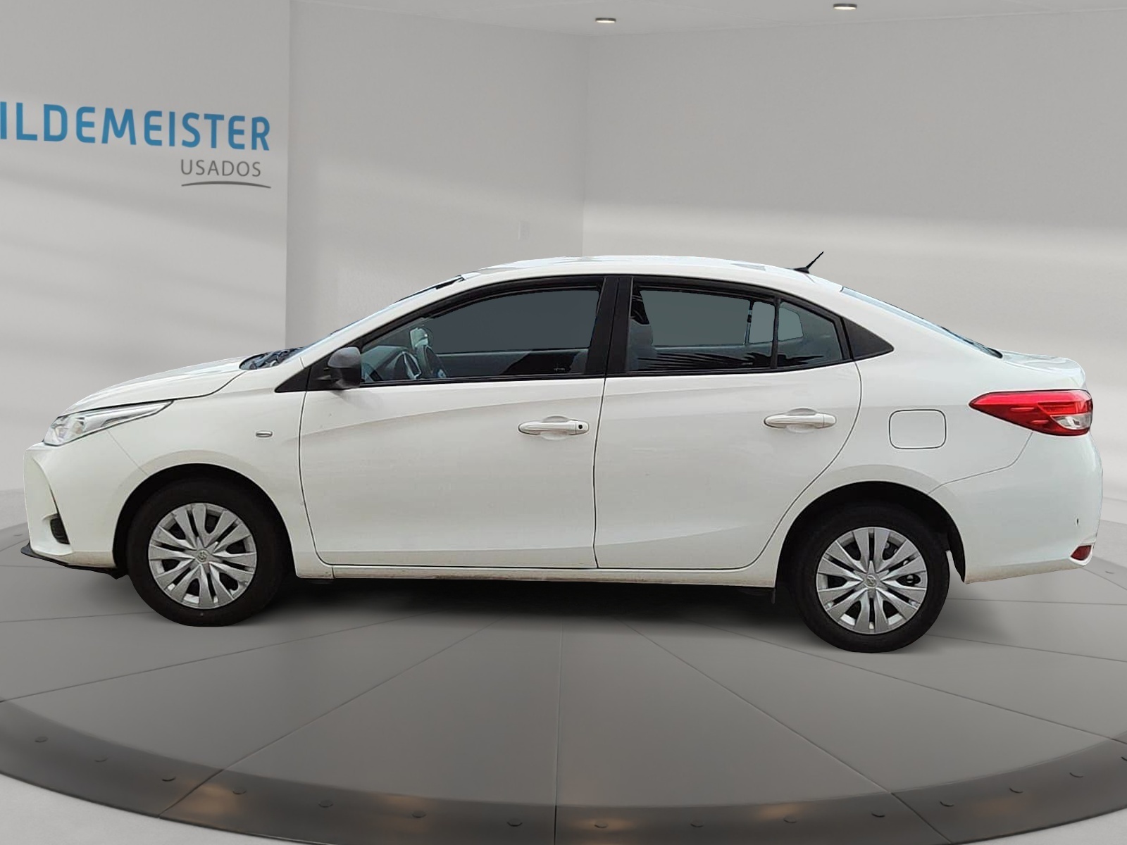 Toyota YARIS 2021 - Foto 5 de 12