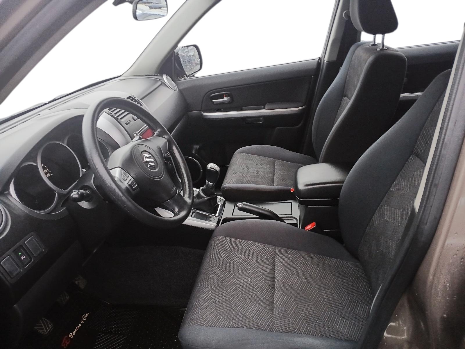 SUZUKI GRAND NOMADE 2018 - Imagen 6 de 11