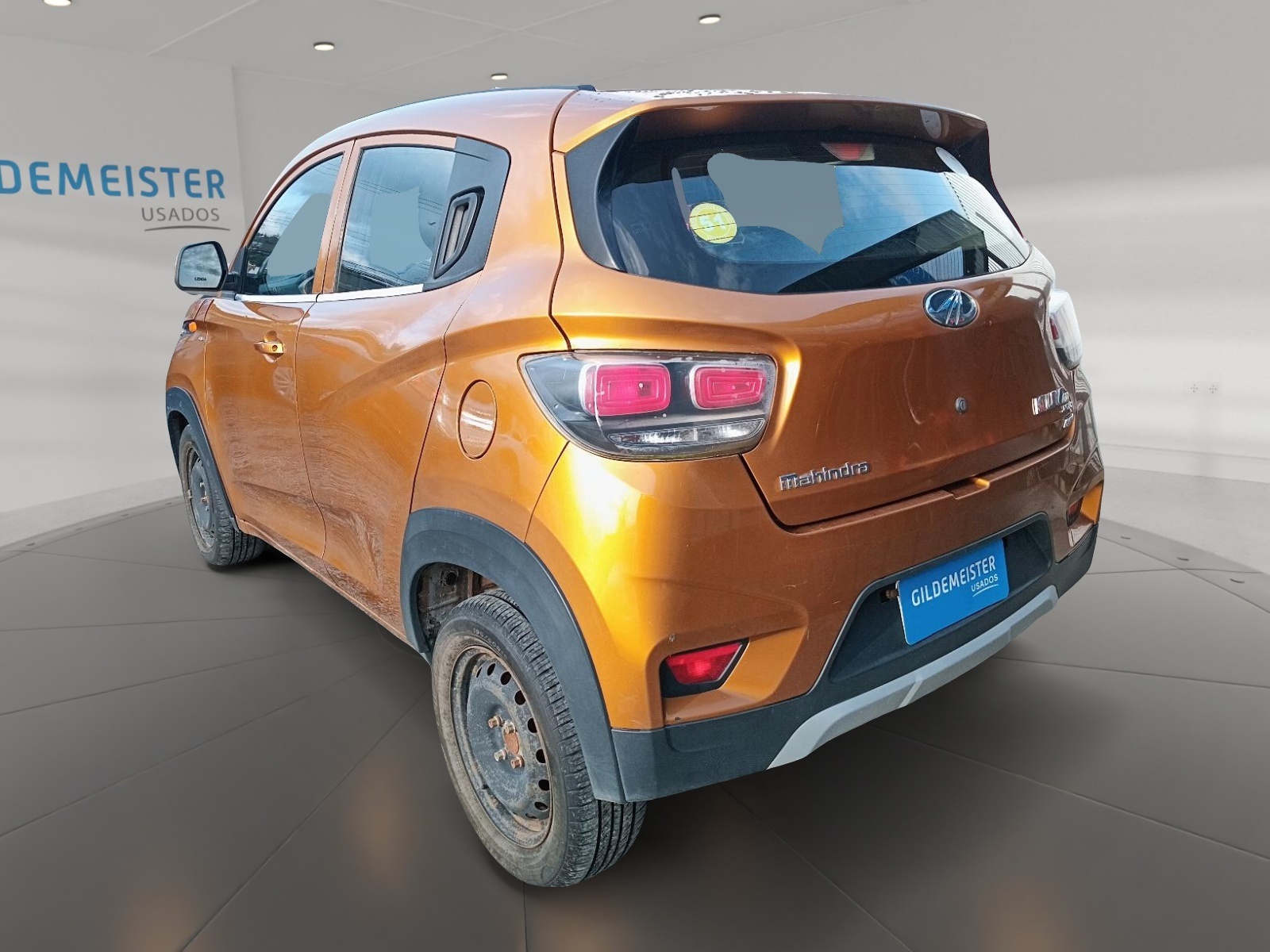 Mahindra KUV100 2020 - Foto 3 de 10