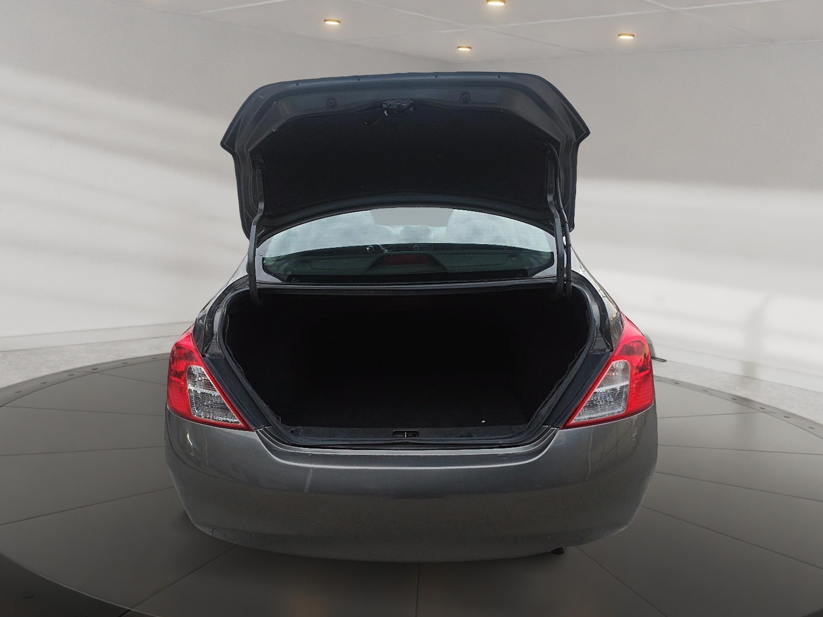 Nissan VERSA 2013 - Imagen 7 de 12