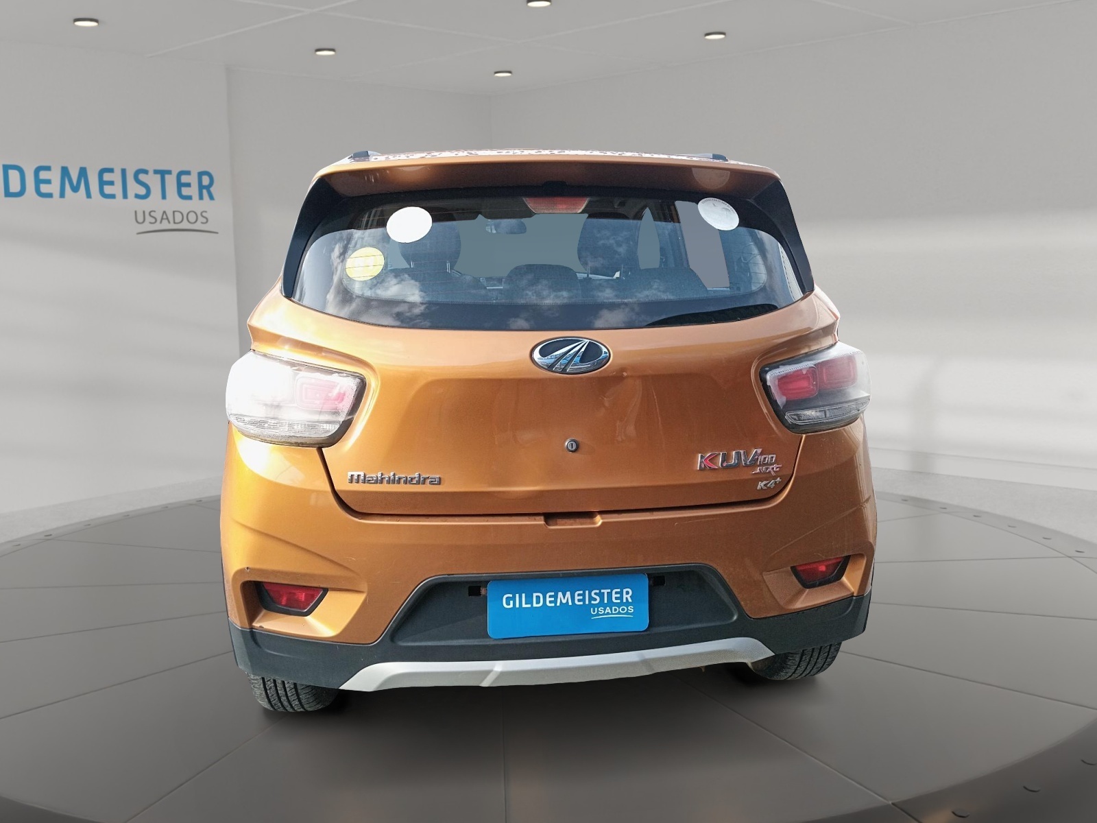 Mahindra KUV100 2020 - Foto 2 de 10