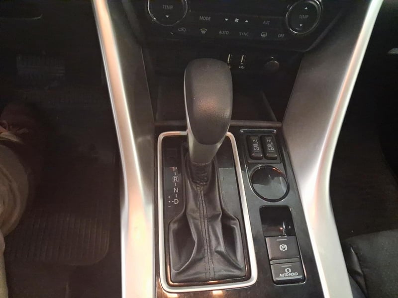 Mitsubishi ECLIPSE CROSS 2022 - Imagen 9 de 12