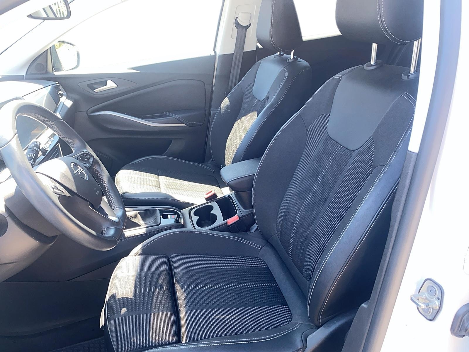 Opel GRANDLAND X 2023 - Imagen 9 de 12