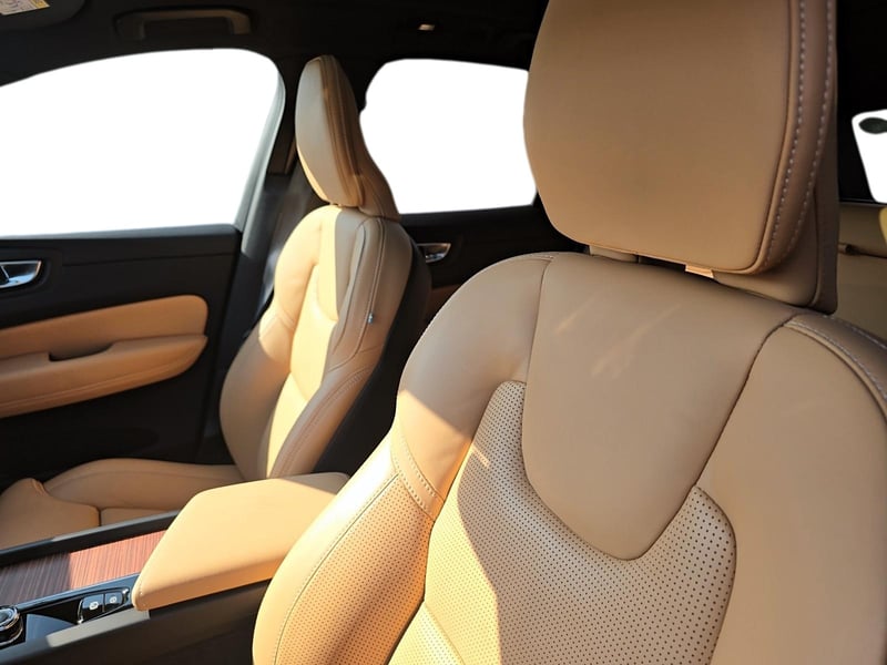 Volvo XC60 2025 - Imagen 6 de 12