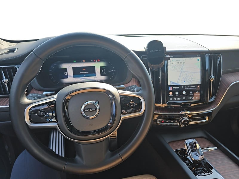Volvo XC60 2025 - Imagen 7 de 12