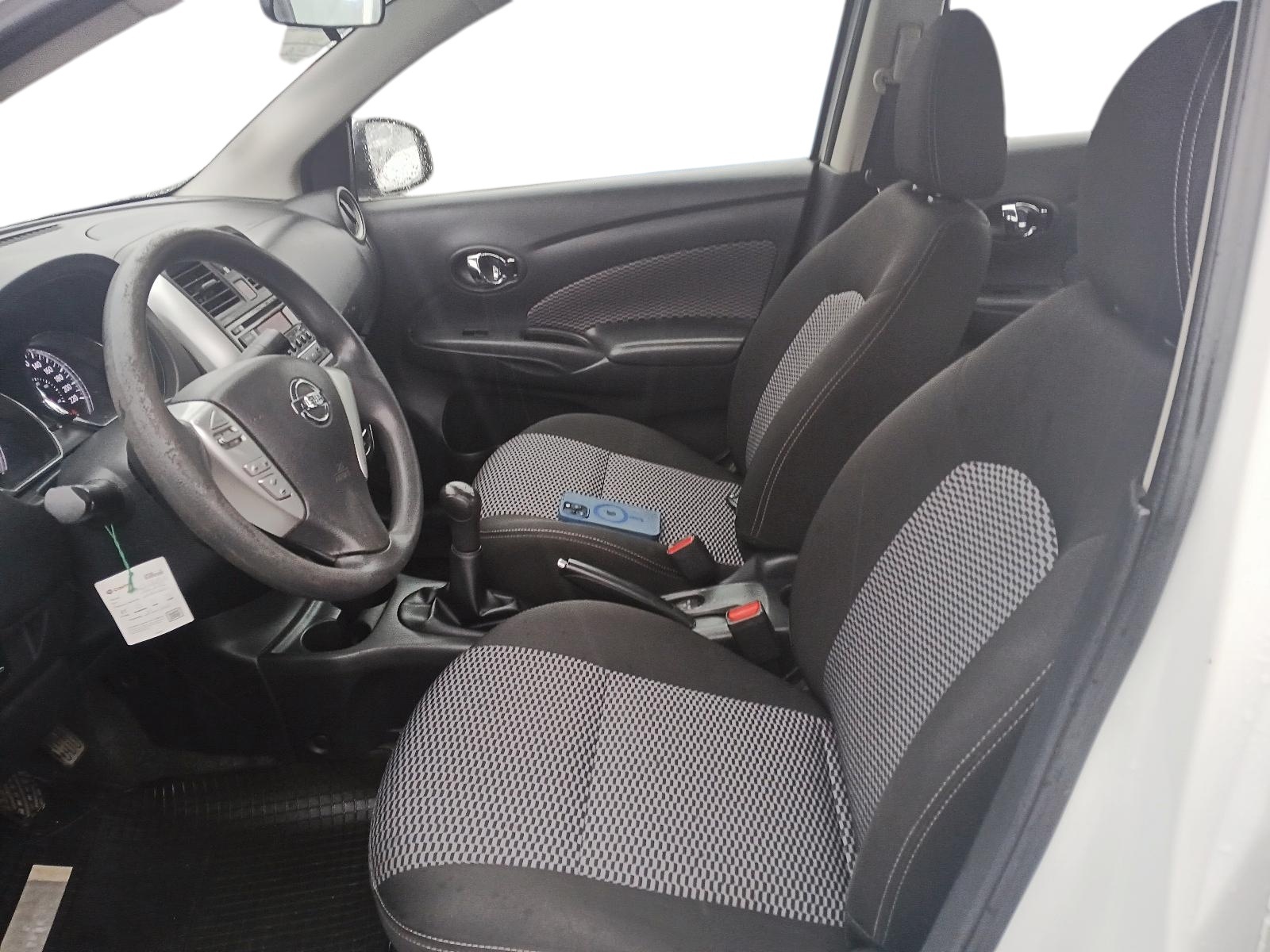 NISSAN VERSA 2019 - Imagen 6 de 11