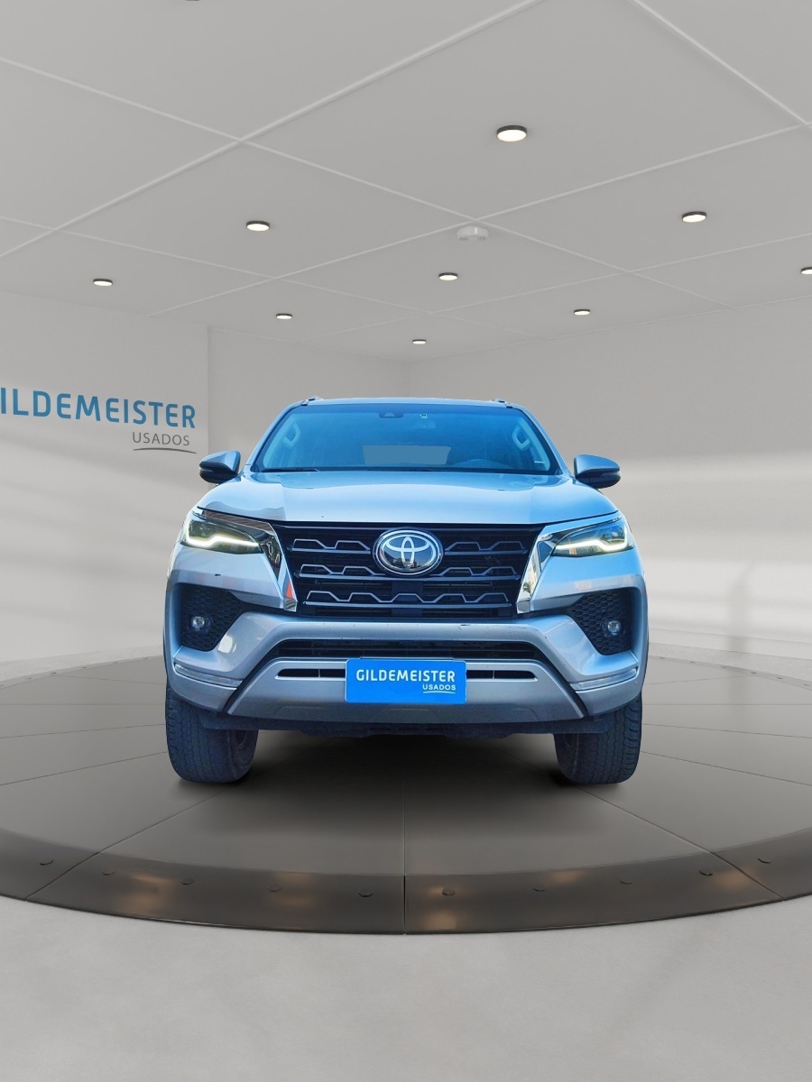 TOYOTA FORTUNER 2023 - Imagen 6 de 12