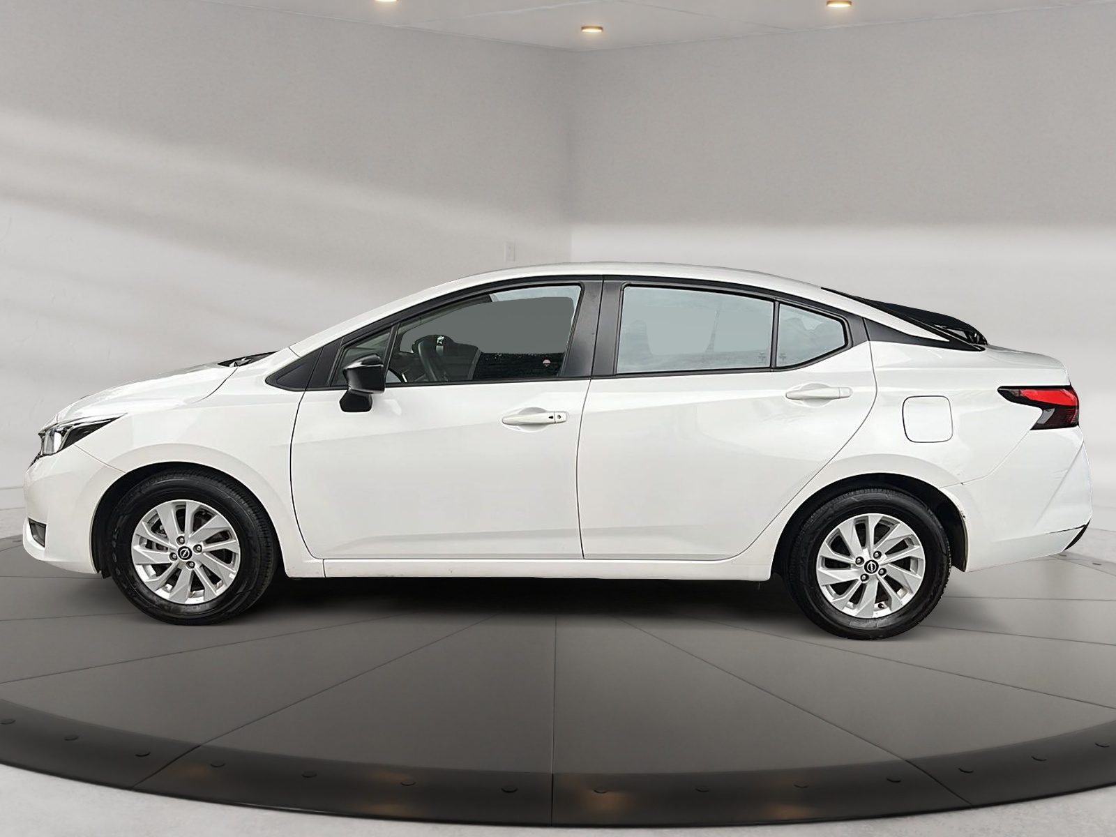Nissan VERSA 2024 - Imagen 5 de 12