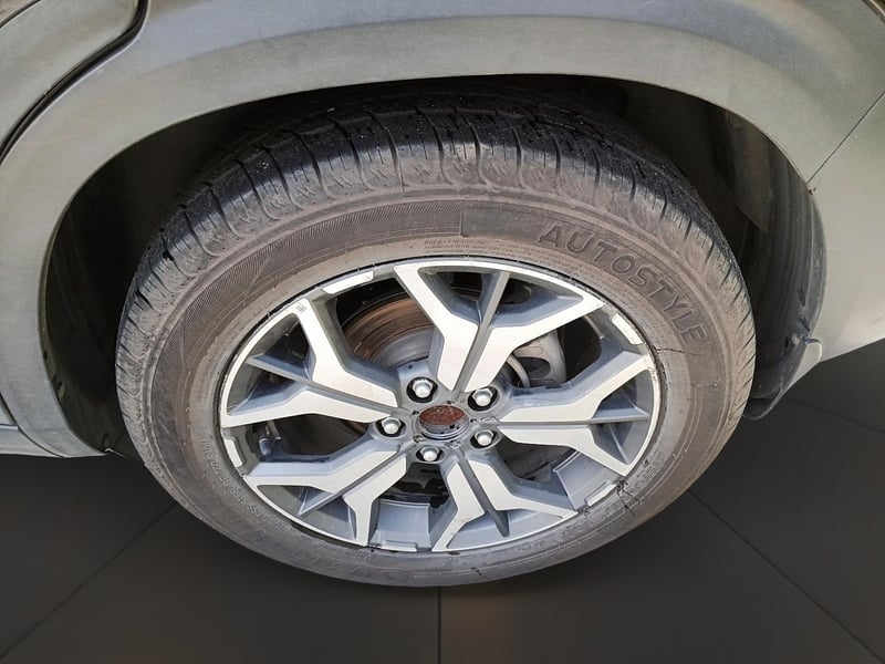 Kia SELTOS 2023 - Imagen 6 de 12