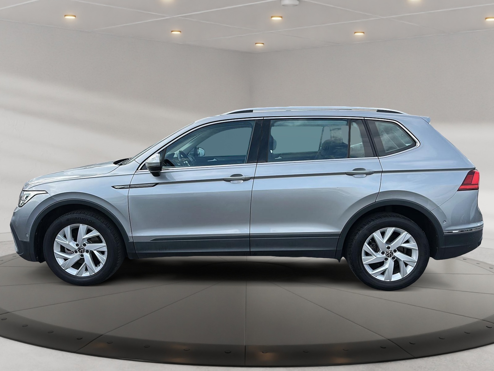 Volkswagen TIGUAN 2023 - Foto 2 de 12