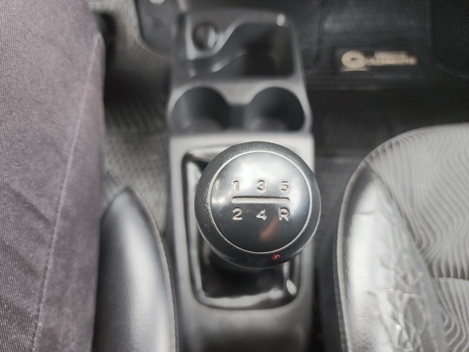 Hyundai EON 2013 - Imagen 10 de 12