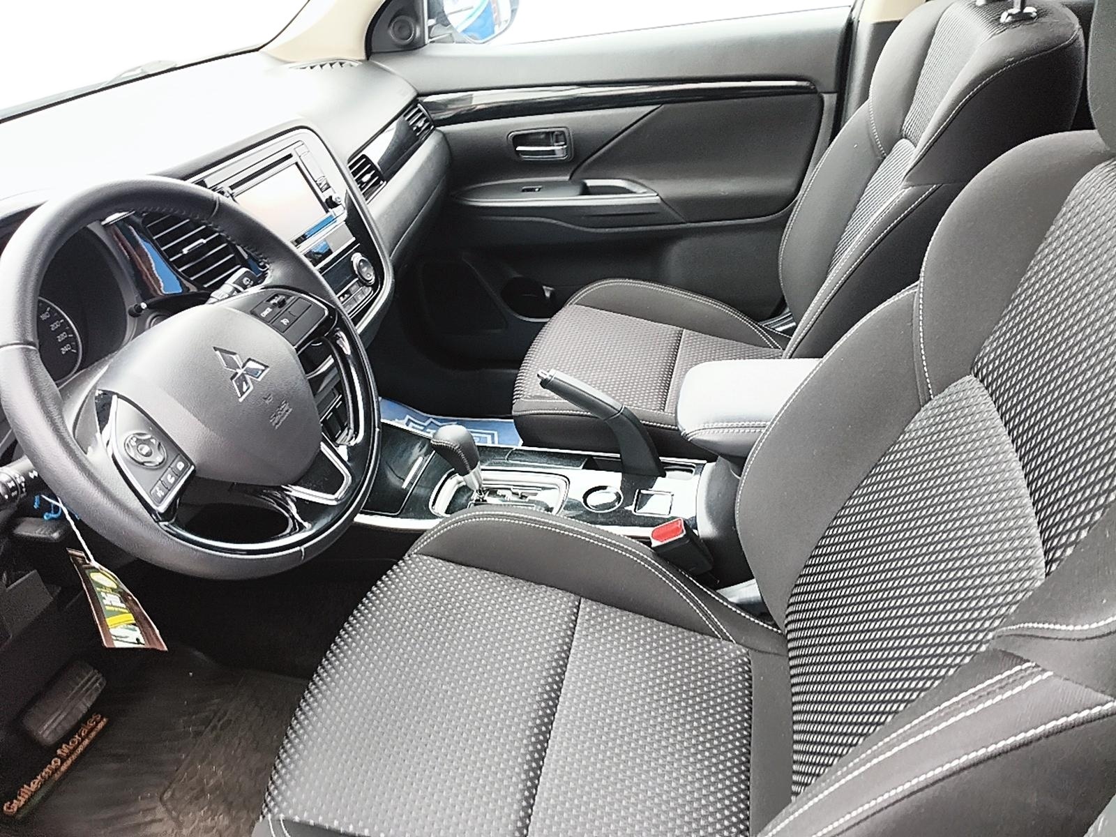 Mitsubishi OUTLANDER 2019 - Imagen 9 de 11