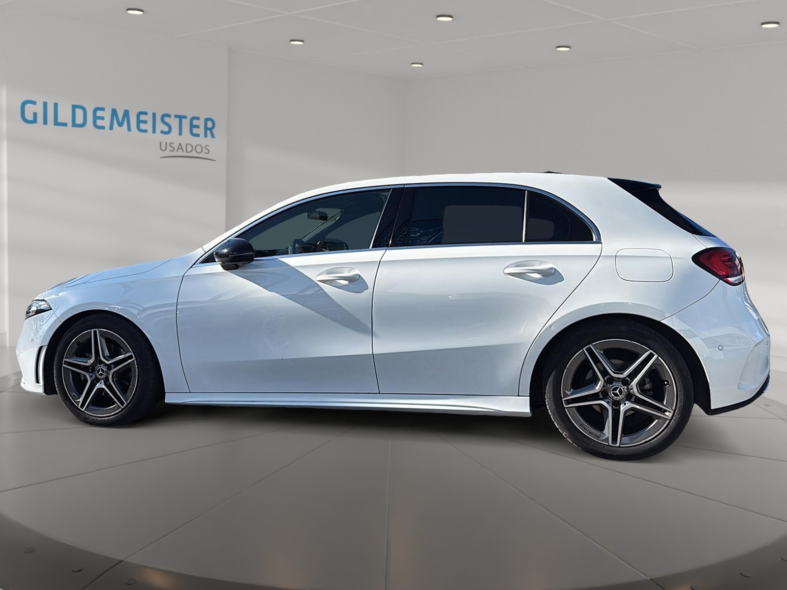 Mercedes-Benz A 2023 - Foto 2 de 12