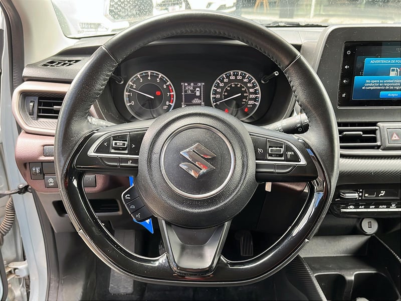 Suzuki SUZUKI 2024 - Imagen 12 de 12
